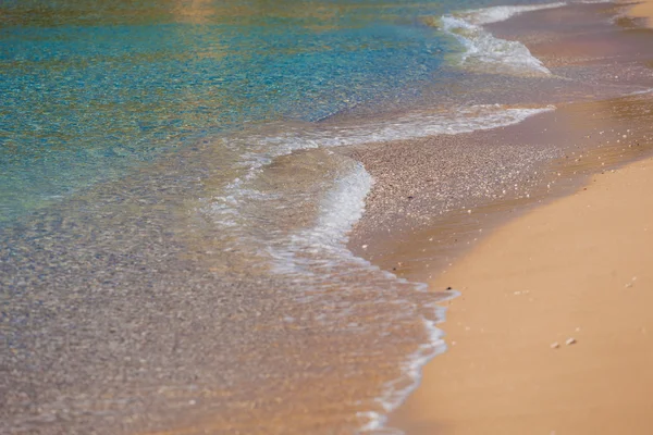 Welle des Meeres am Sandstrand — Stockfoto