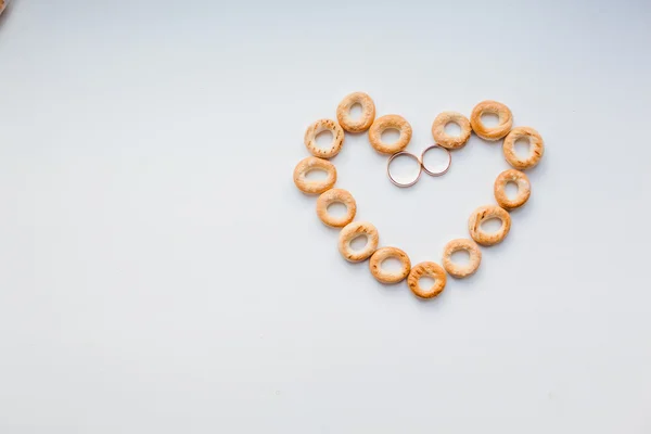 Anillos de boda de oro — Foto de Stock