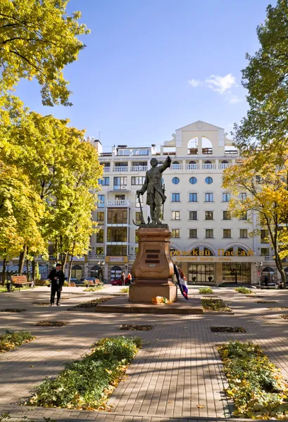 Площадь Петра осенью Воронежа — стоковое фото