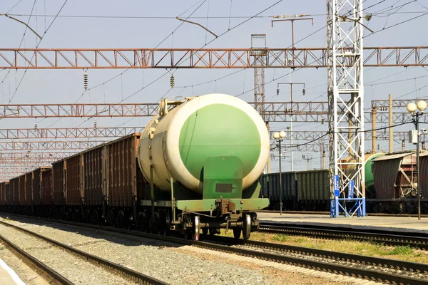 Tren de mercancías —  Fotos de Stock