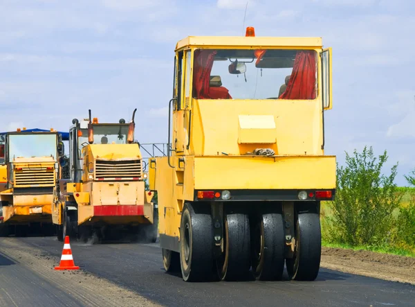 Asfalt bestrating van de weg — Stockfoto