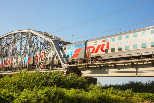 Matin à deux étages Sotchi train de chemins de fer russes — Photo