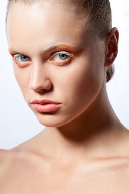 pembe göz makyaj ile yanlış eyelashes