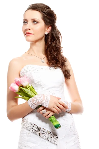 Bruden porträtt med bukett tulpaner — Stockfoto