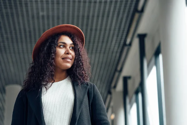 Young Woman Transition Zone Looking Side — Stock Photo, Image