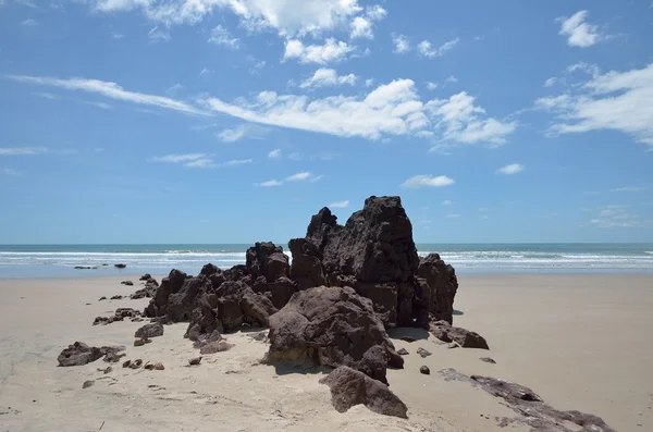 Rocks on the beach — Stock Photo, Image