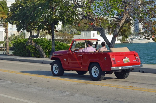 En oldie men goodie suv — Stockfoto