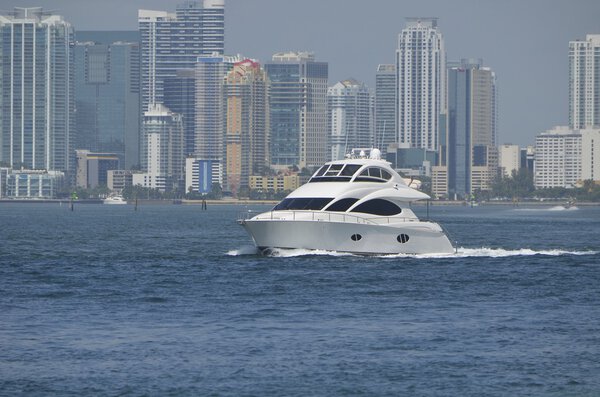 Маленький белый мотор
