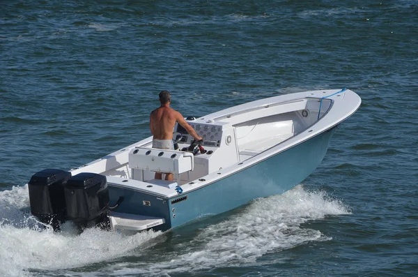 Barco de pesca aberto — Fotografia de Stock