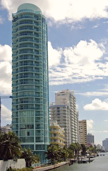 Hotels en residentiële condo gebouwen — Stockfoto