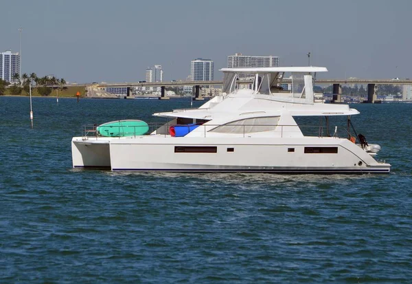 Yate Motor Dos Cascos Florida Intra Coastal Waterway Fuera Miami — Foto de Stock