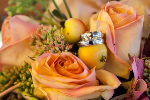 Anillos de boda — Foto de Stock