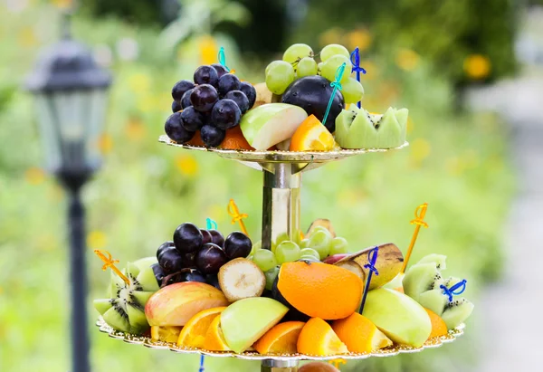 Boda Frutas en mesa de banquete — Foto de Stock