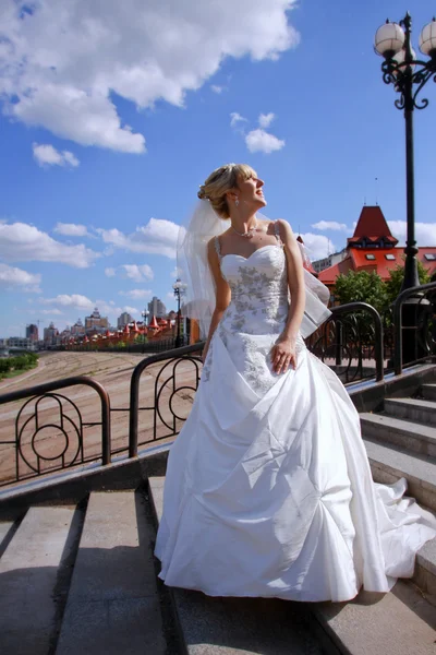 Beautiful bride — Stock Photo, Image