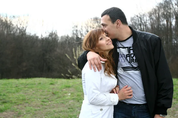 Smiling young couple — Stock Photo, Image