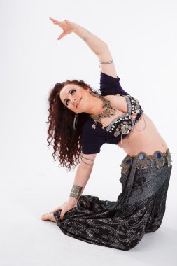  Genç aşiret dansçı