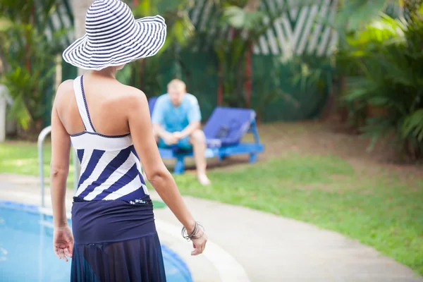 Brunette girl in summer hat — Stock Photo, Image