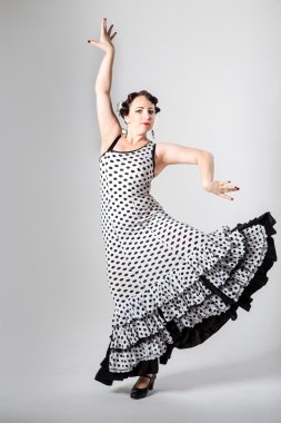 kadın İspanyol flamenko dansçısı