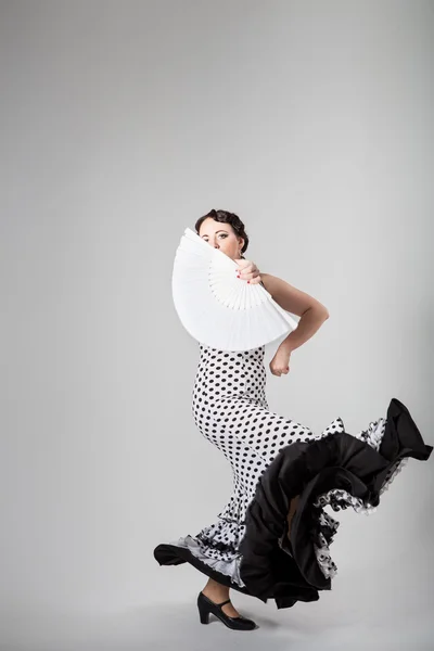 Female spanish flamenco dancer — Stock Photo, Image