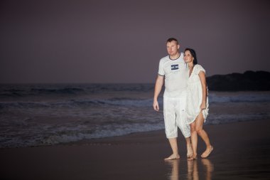 güzel genç bir çift beyaz