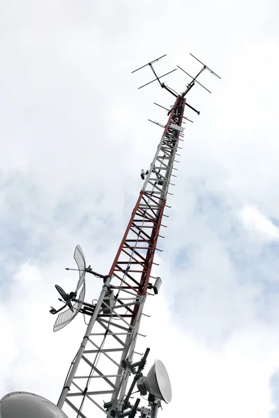 Torre de telecomunicaciones . —  Fotos de Stock