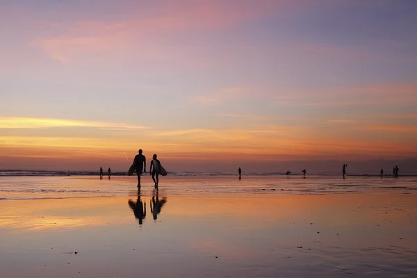 巴厘岛日落冲浪 图库图片