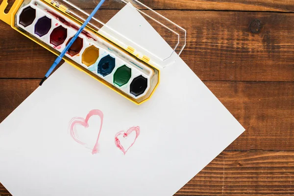 Painted Hearts Paper Wooden Table — Stock Photo, Image