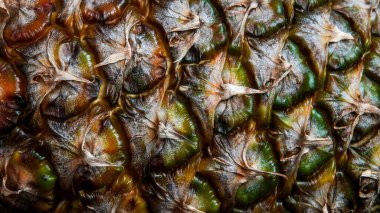 Ananas derisinden soyutla