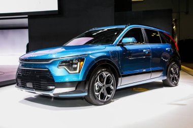 NEW YORK, NY, ABD - 13 Nisan 2022: KIA Niro PHEV, NYIAS 'ta Jacobs Javits Center' da, Basın Günü 'nün birinci gününde