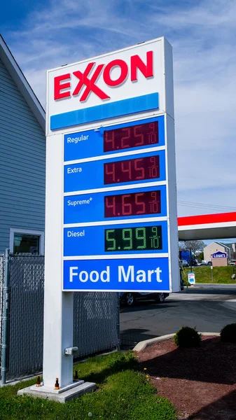 Norwalk Usa Maj 2022 Exxon Gasstation Prisskylt Nära Post Road — Stockfoto
