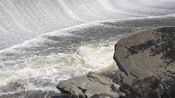 Медленное Движение Падения Воды Плотины — стоковое видео