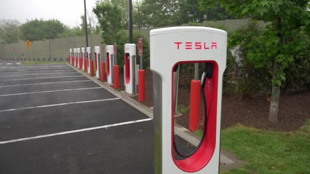 Darien Usa May 2022 Empty Tesla Charging Stands Traveler Service — Vídeo de Stock