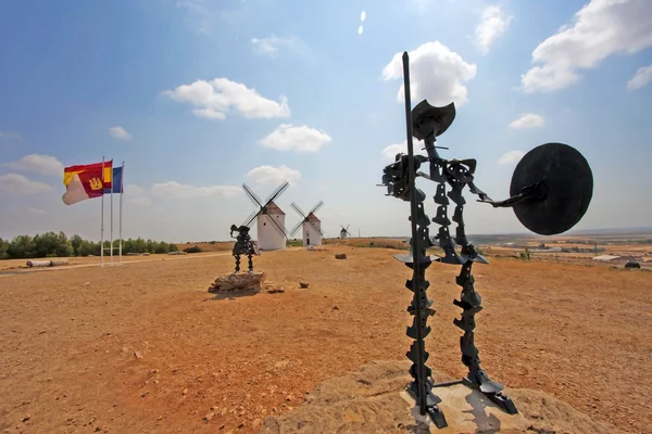 Don quijote ve sancho panza heykeller