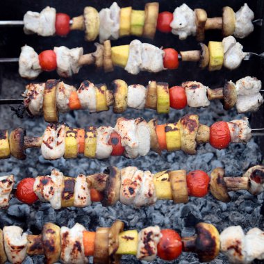 Şaşlık tavuk ve vegetable.grilled et ve sebze ile.