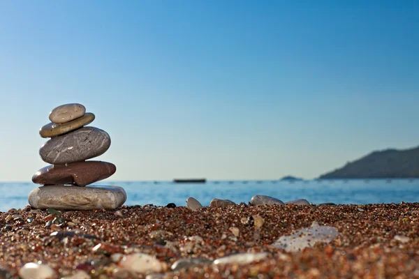 Kamieni na brzegu morza — Zdjęcie stockowe
