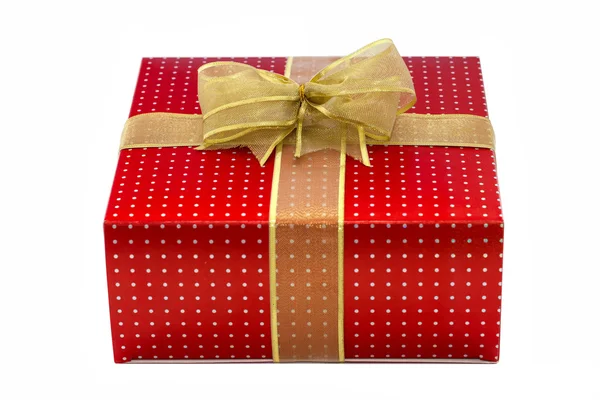 Caja de regalo aislada sobre blanco —  Fotos de Stock