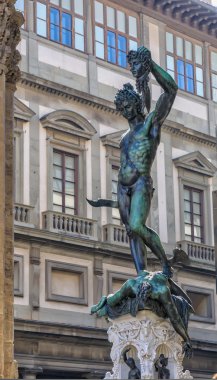 Floransa perseus heykelini cellini