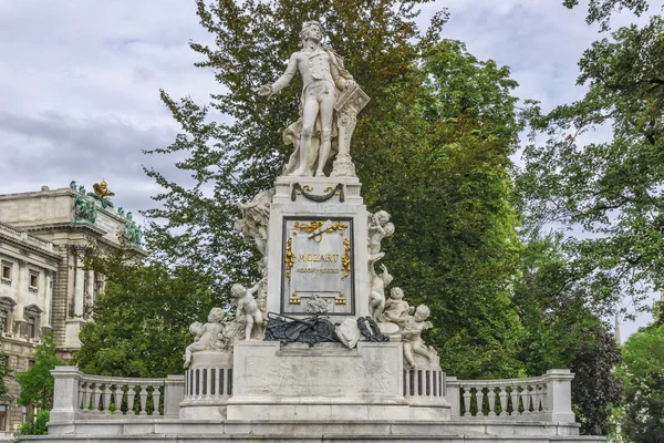 Wenen mozart monument — Stockfoto