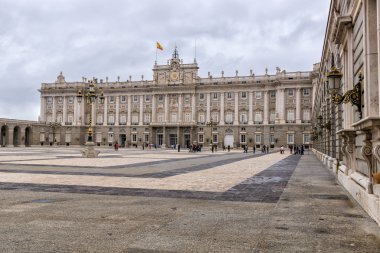 Madrid Kraliyet Sarayı