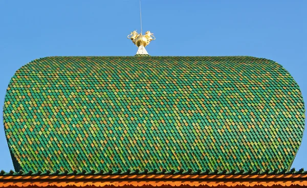 Roof of Wooden Tiles with Attribute of Power