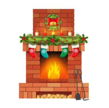 Tuğla Noel şöminesi, Noel çanları, Noel çorapları, mumlar, çelenkler. Yanan ahşap parçaları ve kış tatili süslemeleriyle klasik şömine.