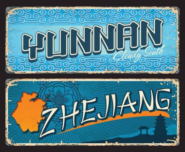 Yunnan, Zheijang Çin plakası. Çin güney ve doğu eyaletleri teneke tabelalar, klasik seyahat etiketleri veya toprak haritası silueti, doğu süslemeleri ve pagoda tapınağı olan grunge plakaları