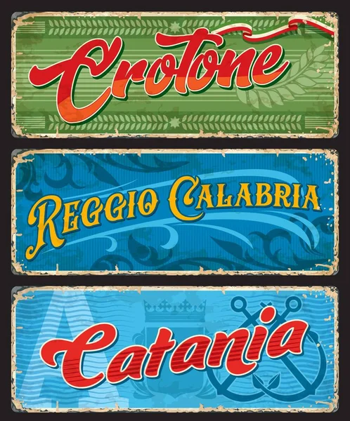 Crotone Reggio Calabria和Catania旅行贴纸和车牌 意大利城市可签署或清除病媒横幅 欧洲旅行的区域板 带有老式字体 装饰品和国徽 — 图库矢量图片