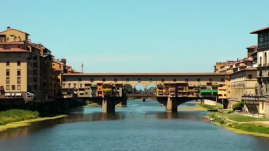 Ponte(Bridge) vecchio Floransa'da arno Nehri üzerinde. İtalya. Avrupa.