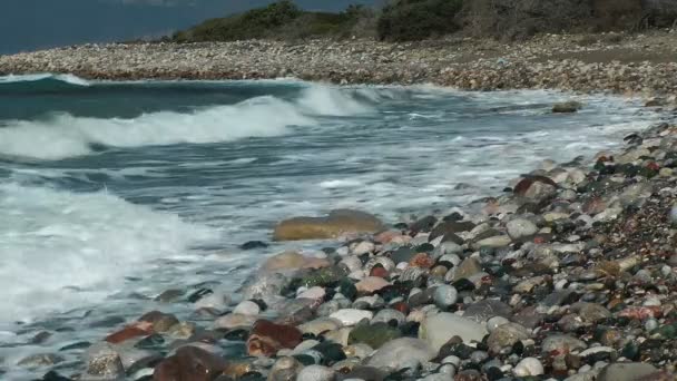 Pebbel і хвилі — стокове відео