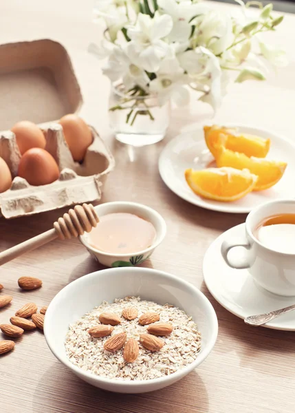 Frisches gesundes Frühstück — Stockfoto