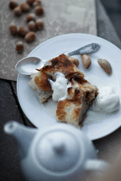 Strudel ve çay dışında — Stok fotoğraf