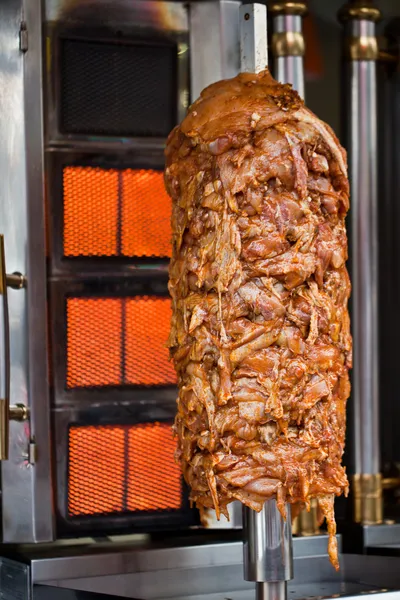 Kebab na to specjalne grill gotowanie taca — Zdjęcie stockowe