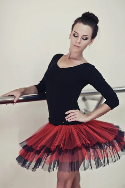 Dancer is doing exercises in ballet class — Stock Photo, Image