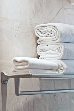 havlu kullanmak için hazırlanan çift için